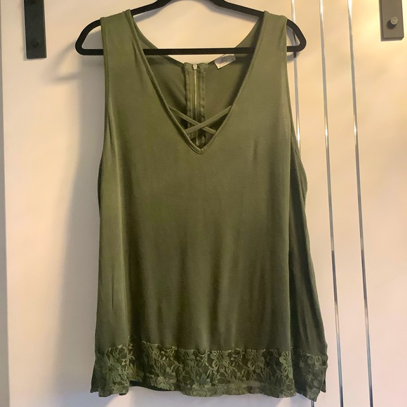 Glitz Tops - 💜3/$30 Plus Size 3X Olive crisCross Lace Zipper